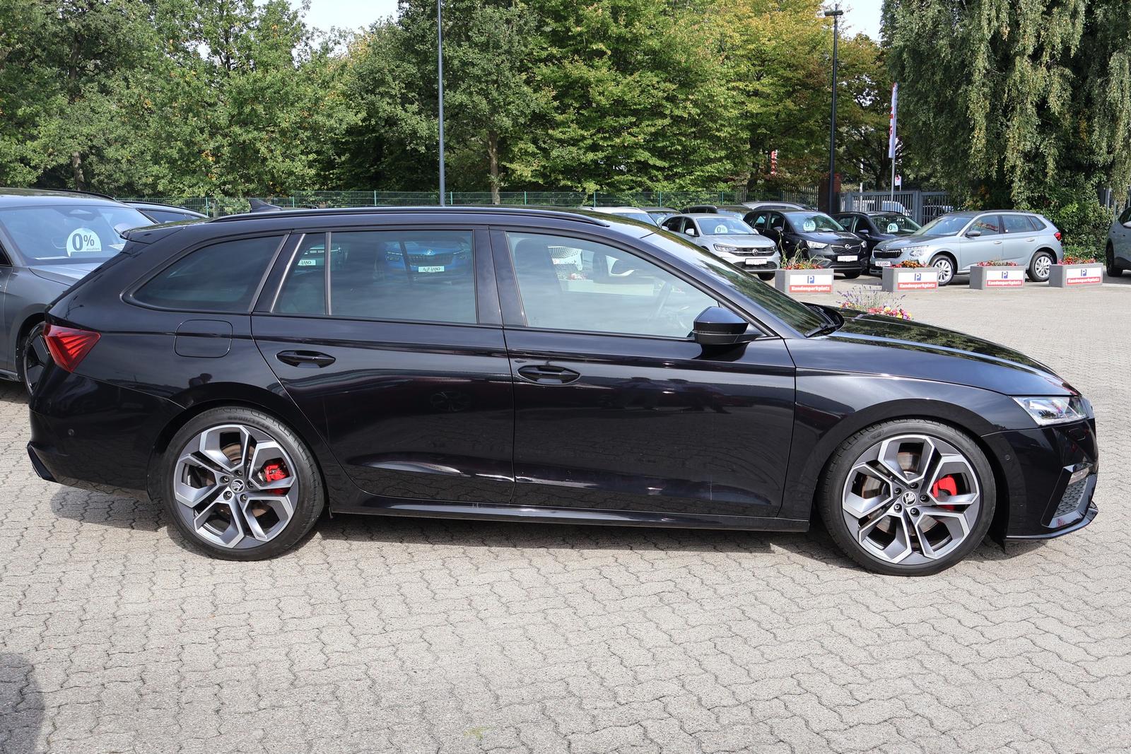 Skoda Octavia Combi 2.0 RS DSG LED Navi Sitzheizung