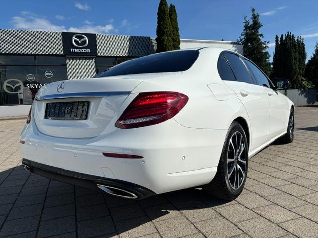 Mercedes-Benz E 200 2.0 Avantgarde Aut. Limousine