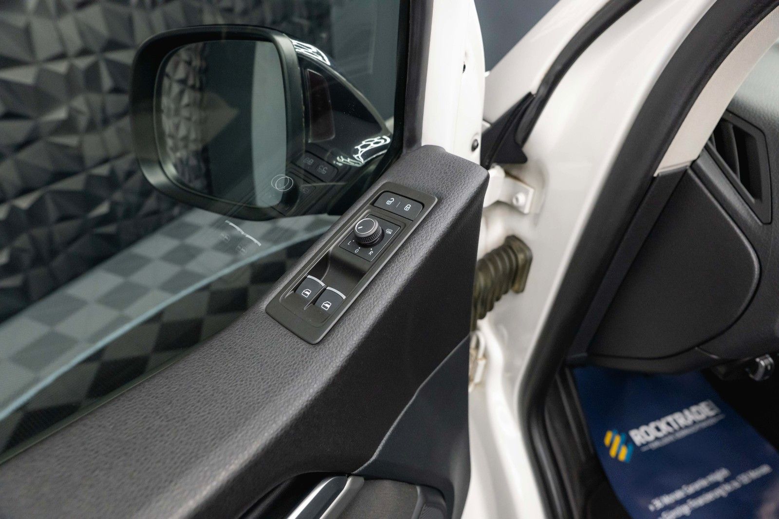 Fahrzeugabbildung Volkswagen T6 Multivan 2.0TDI DSG Edition 30 4Motion ACC