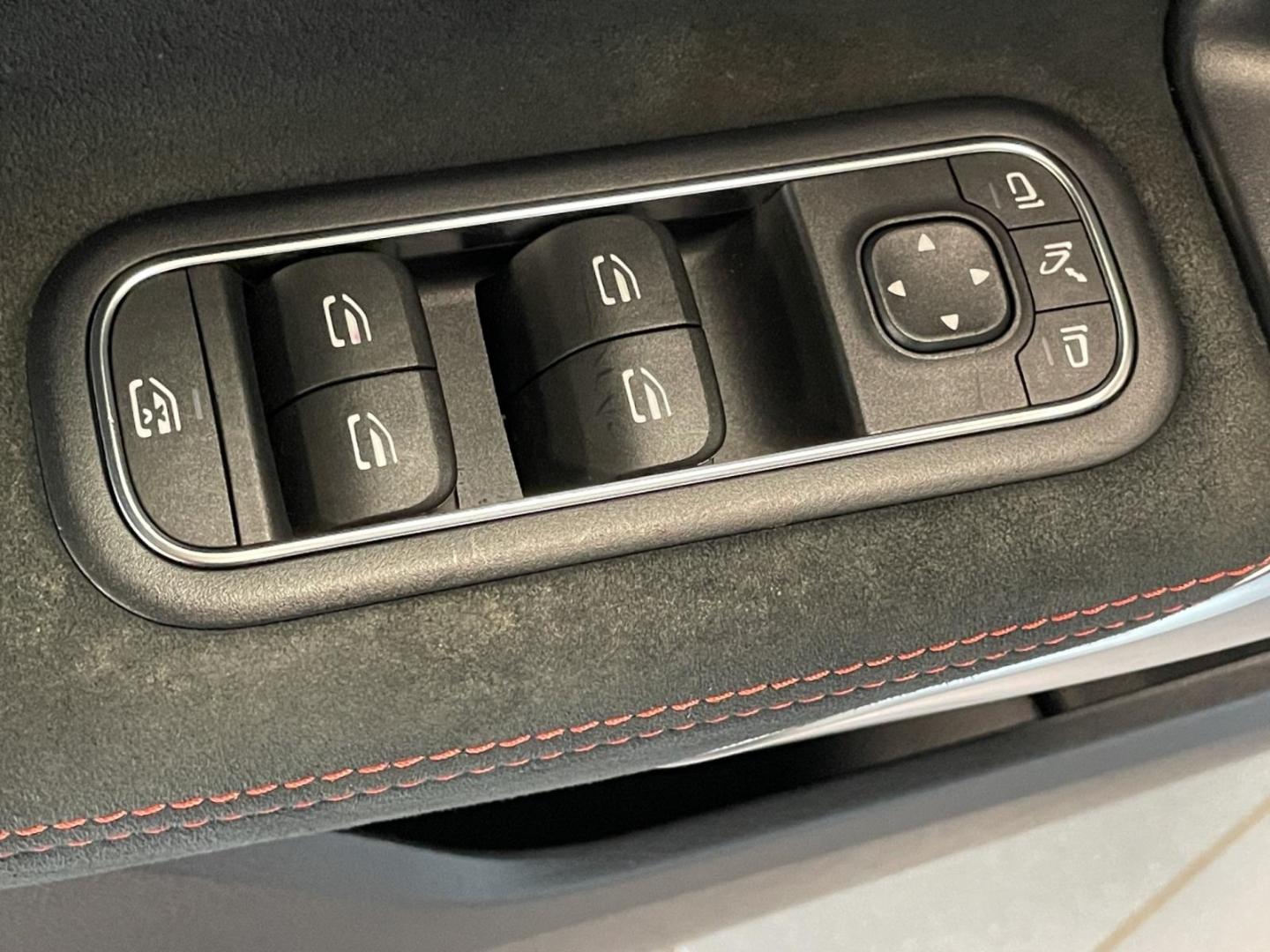 Mercedes-Benz A 250 e AMG*AHK*PANO*RFK*NAVI*LED