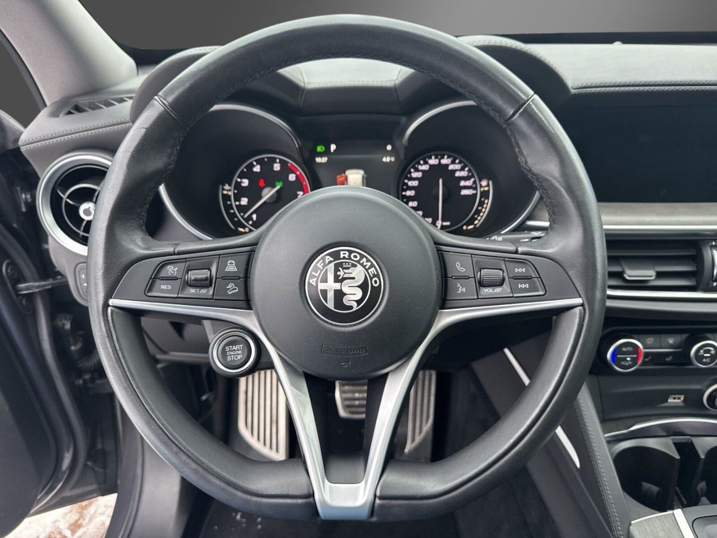 Fahrzeugabbildung Alfa Romeo Stelvio Super Q4 -Panoramadach-Xenon-AHK-