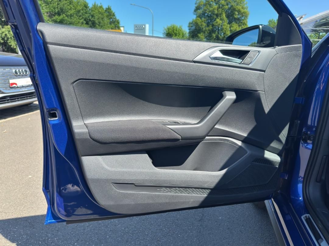 Fahrzeugabbildung Volkswagen Polo R-Line DSG,Navi,RFK,Keyless,17",Climatronic