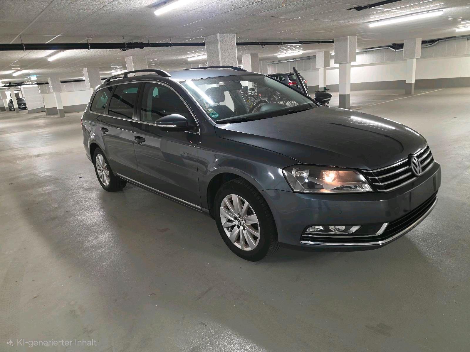 Volkswagen Passat 2011 — interior