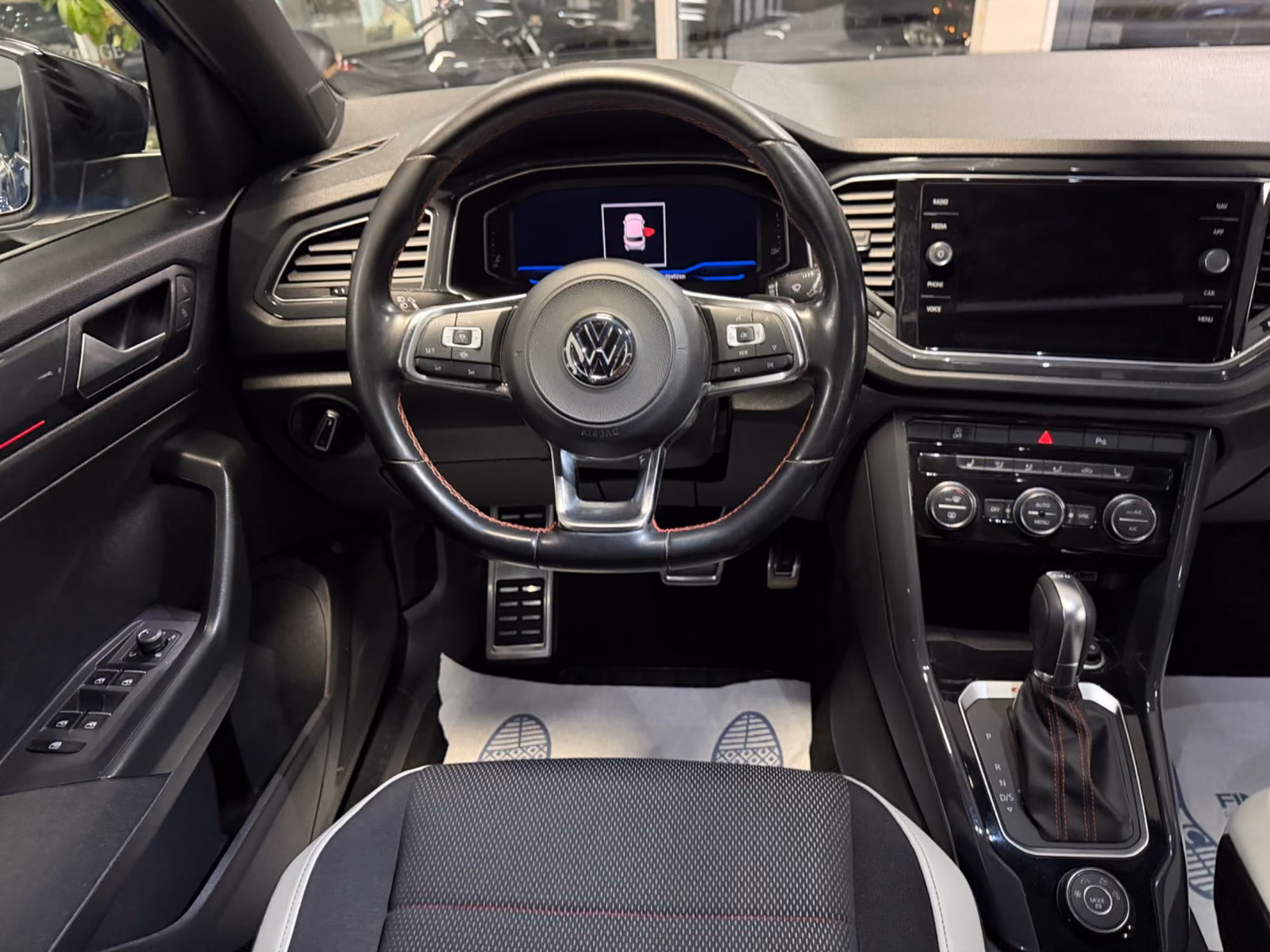 Volkswagen T-Roc 2.0 Sport 4 Motion 1.H DSG PANORAMA TOP !