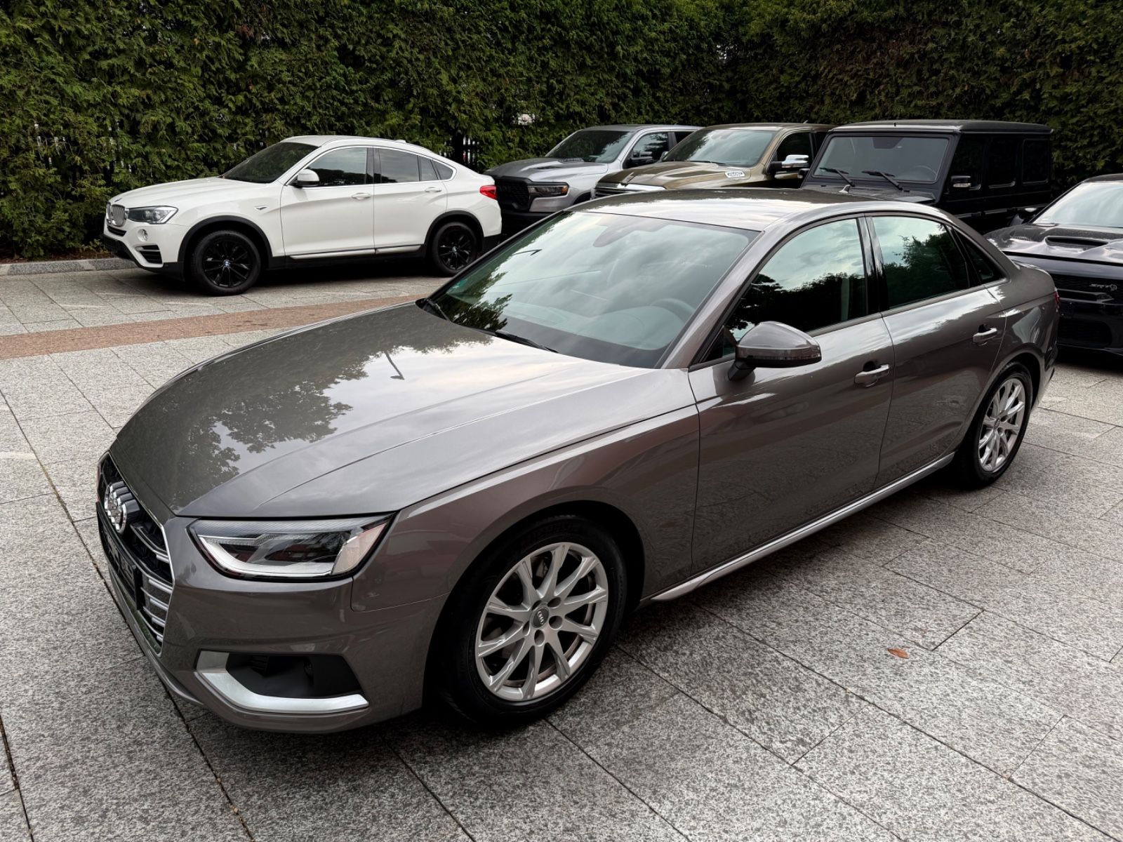 Audi A4 - 1