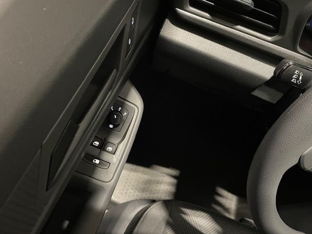 Fahrzeugabbildung Ford Transit Connect Trend L1 Navi Digitales Cockpit