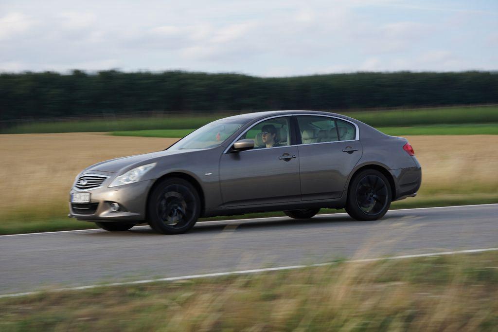 Infiniti G37