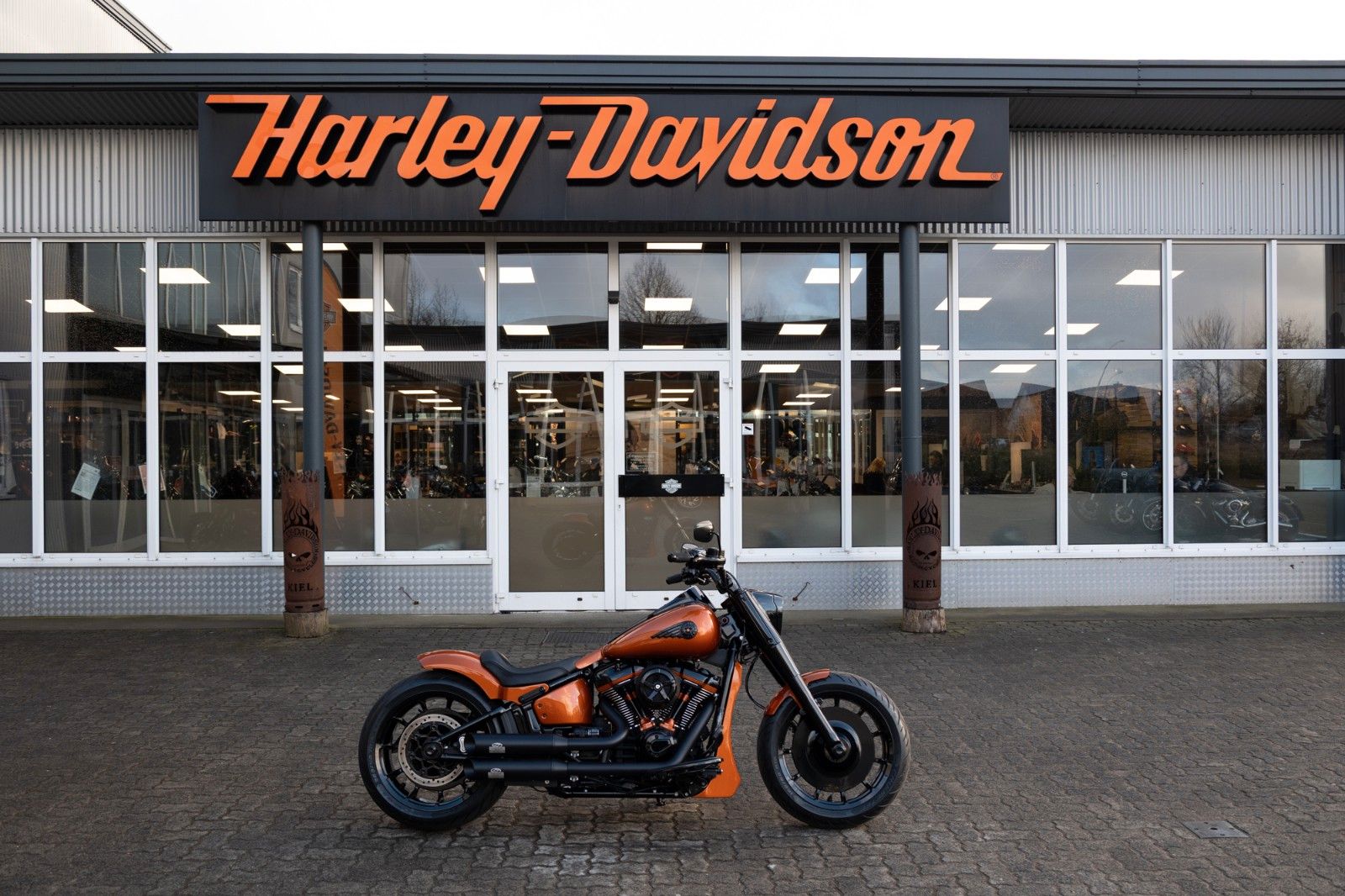 Fahrzeugabbildung Harley-Davidson DARK BOY FLFBS BLACK 117 MY25-H-D Kiel Custom