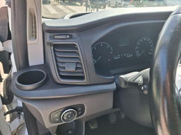 Ford Tourneo Custom - 11