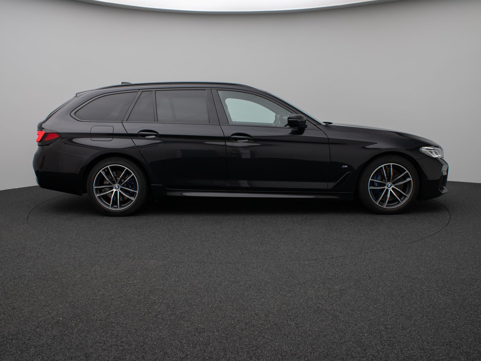 Fahrzeugabbildung BMW 530d  M Sport Panorama Kamera Laser HUD DAB HiFi