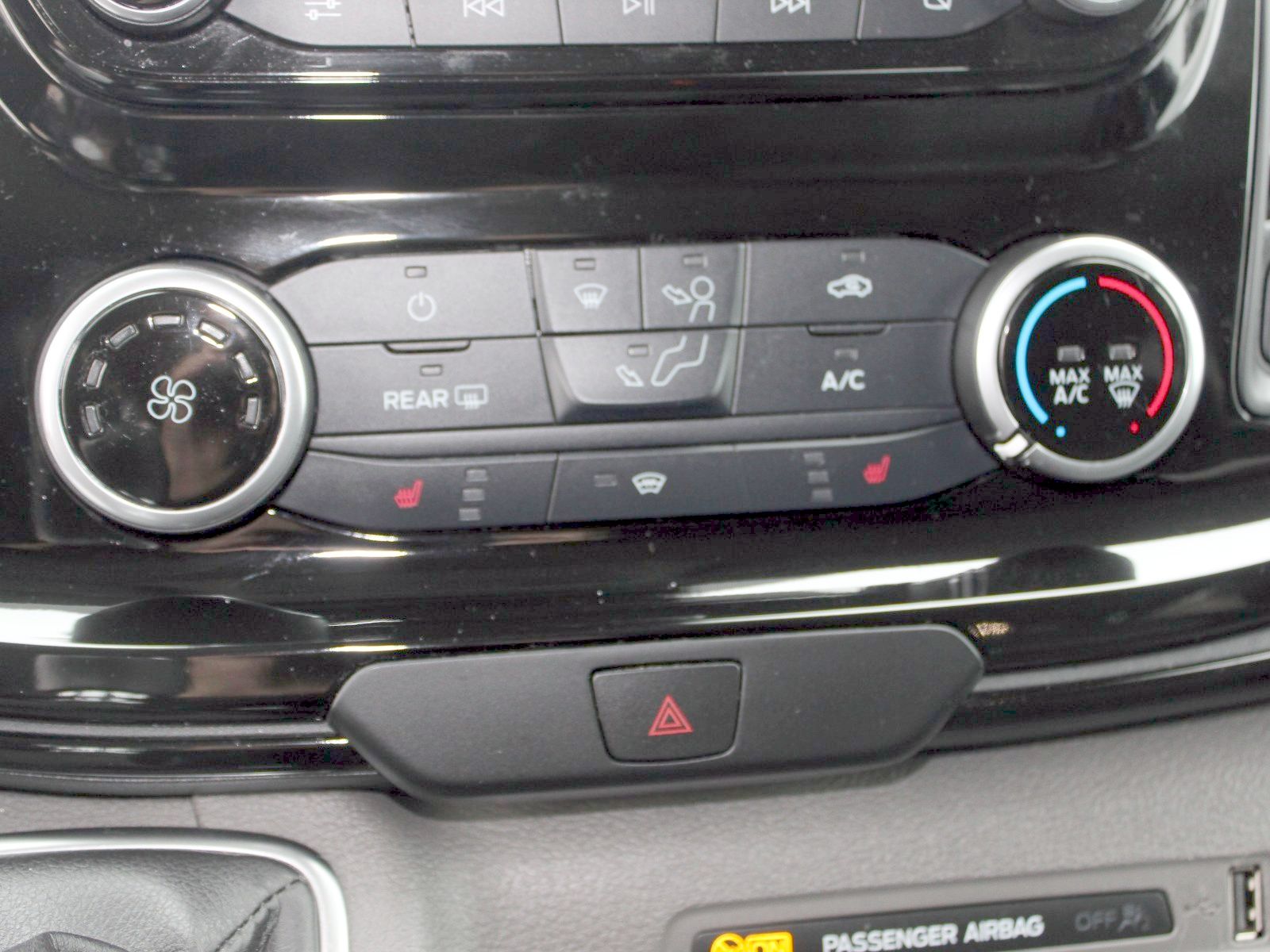 Fahrzeugabbildung Ford Tourneo Custom 320 L2 Tourneo Trend FWD
