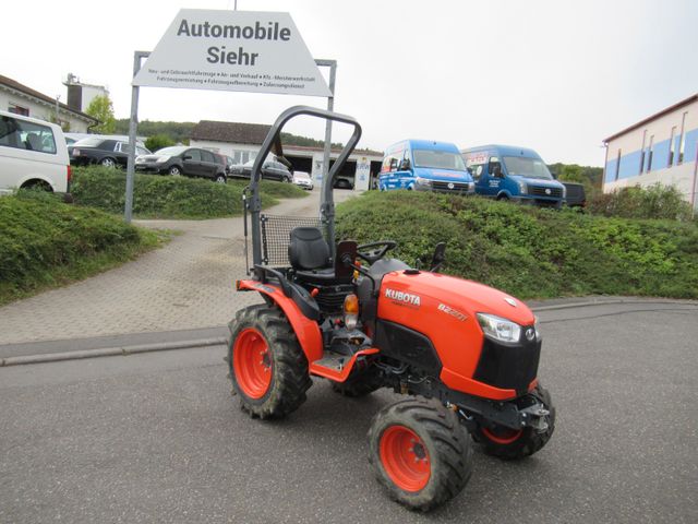 Kubota B2-201 Ackerschlepper *Allrad*46h*