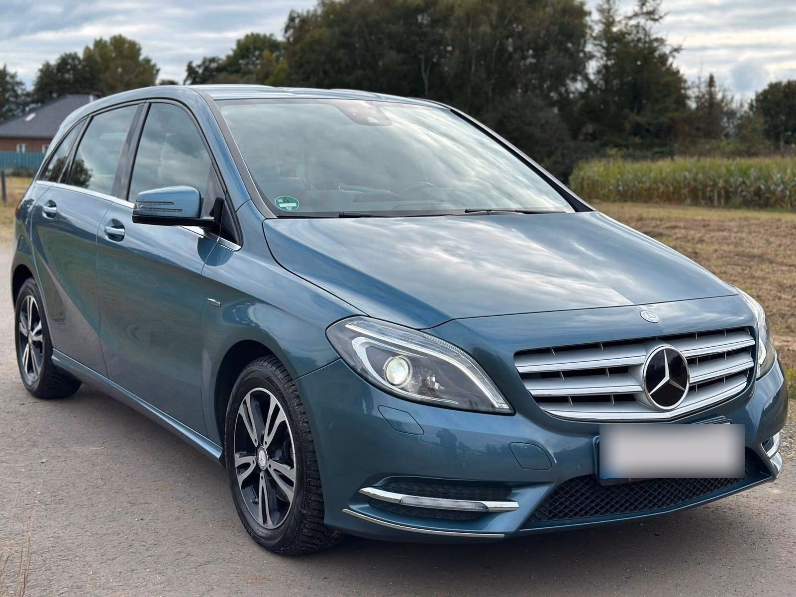 Mercedes-Benz B 200
