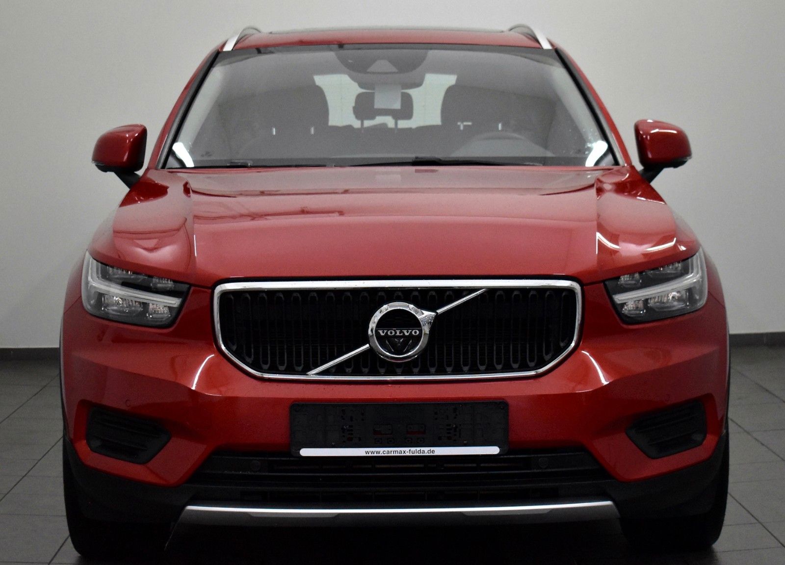 Fahrzeugabbildung Volvo XC40 Momentum AWD, Leder,Navi,LED,SH,360°Kamera