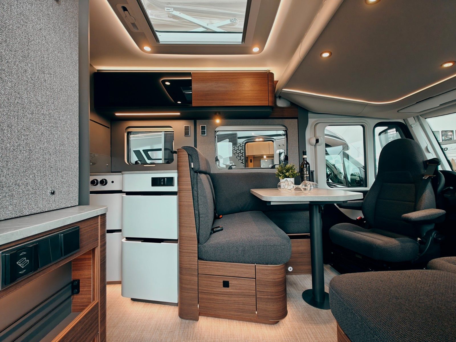 Fahrzeugabbildung HYMER / ERIBA / HYMERCAR B-KLASSE MC I 600 PREMIUM 2026