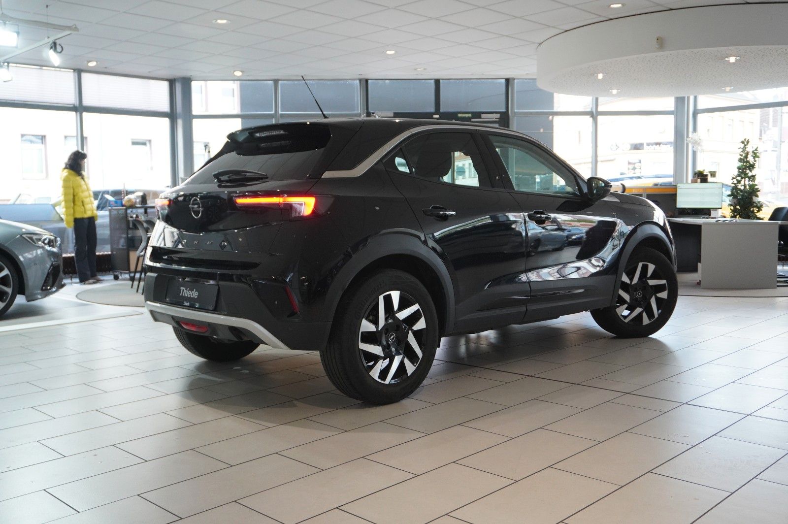 Fahrzeugabbildung Opel Mokka 1.2T ELEGANCE NAVI/LED/KAMERA/SPORT/DAB+