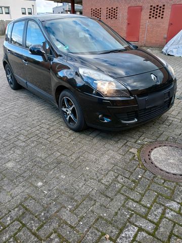 Renault Megane Scenic 1.4L Benzin mit NAVI...