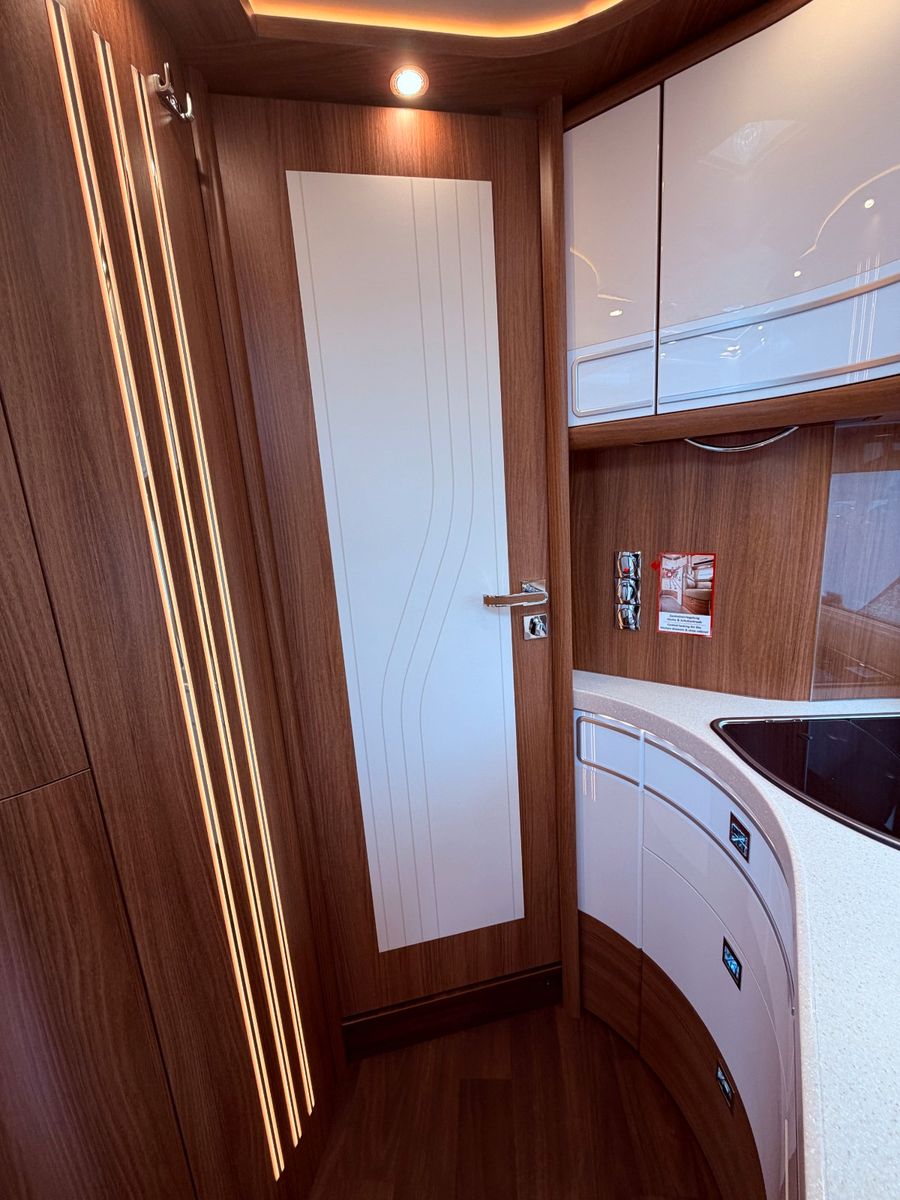 Fahrzeugabbildung Carthago chic e-line 50 LE DA Mastervolt