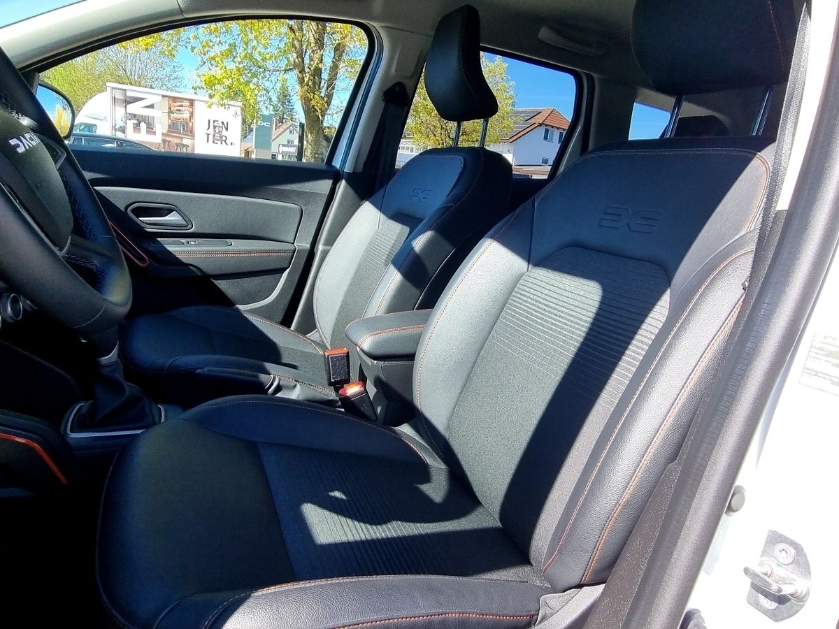 Fahrzeugabbildung Dacia Duster Sondermodell Extreme TCe 150 EDC