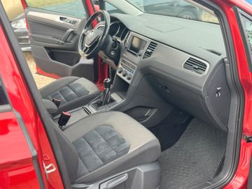 Volkswagen Golf - 8