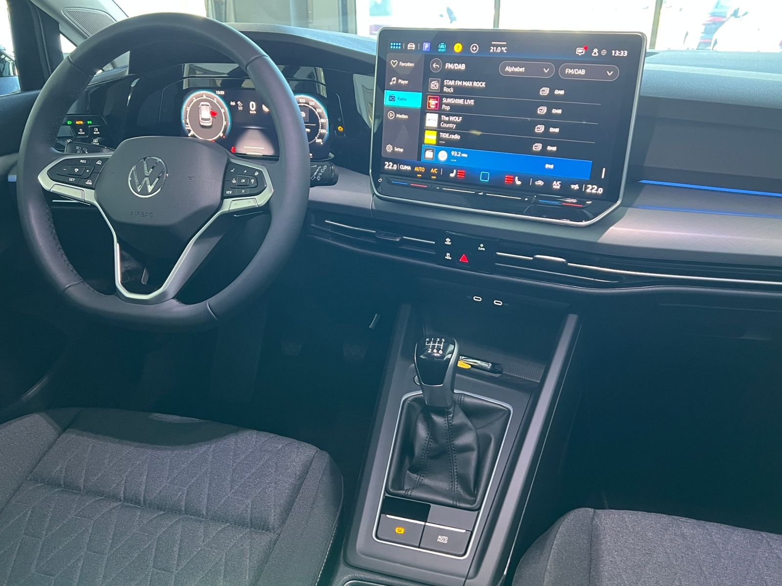 Fahrzeugabbildung Volkswagen Golf VIII Life 1.5 TSI *LED, Technik Paket, 17'-