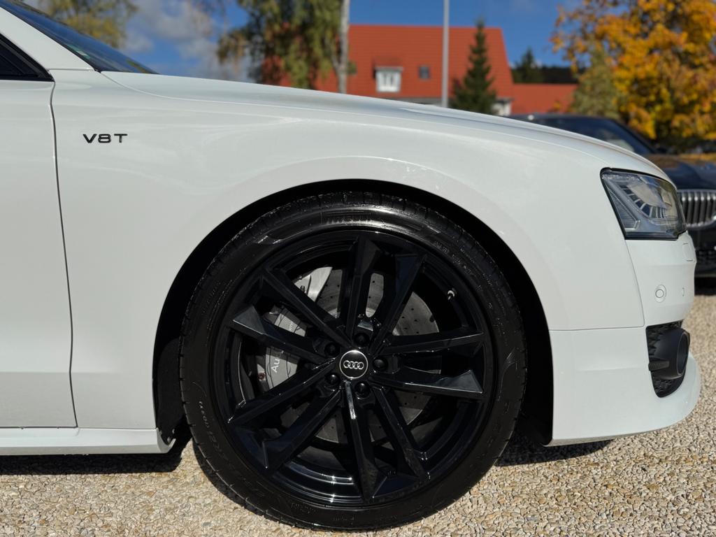Audi S8