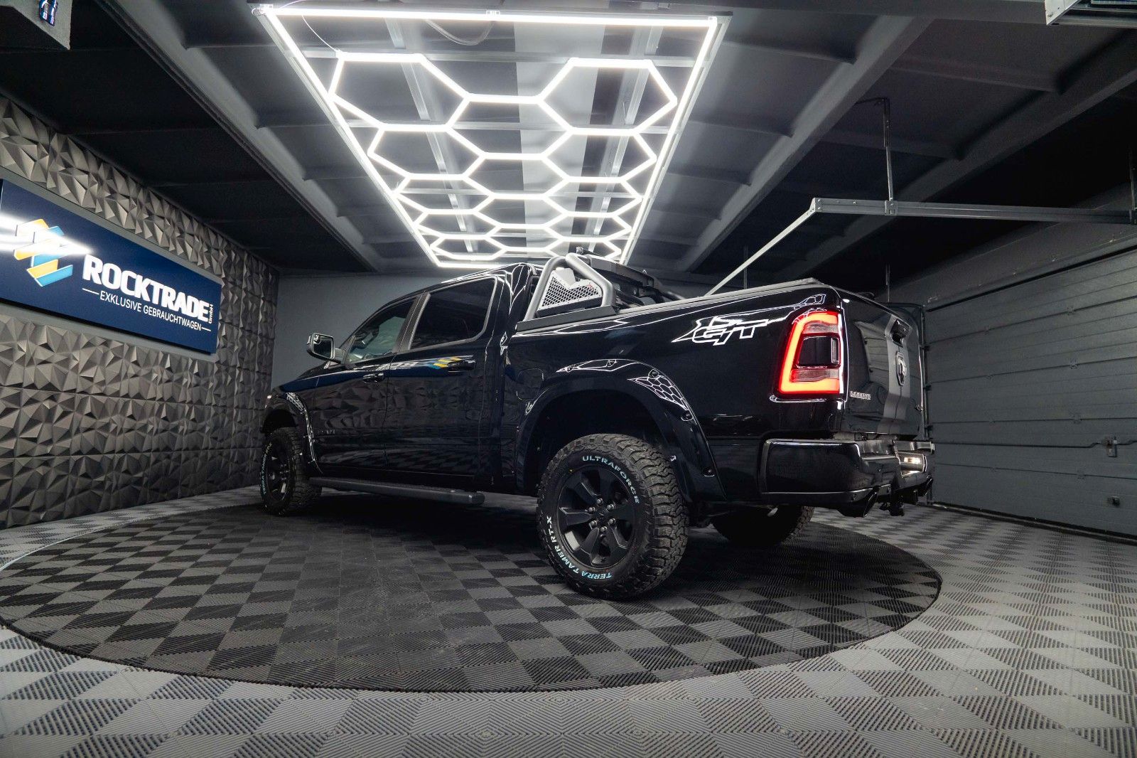 Fahrzeugabbildung Dodge RAM 5.7 V8 HEMI 4x4 LARAMIE GT NIGHT Offroad 19%