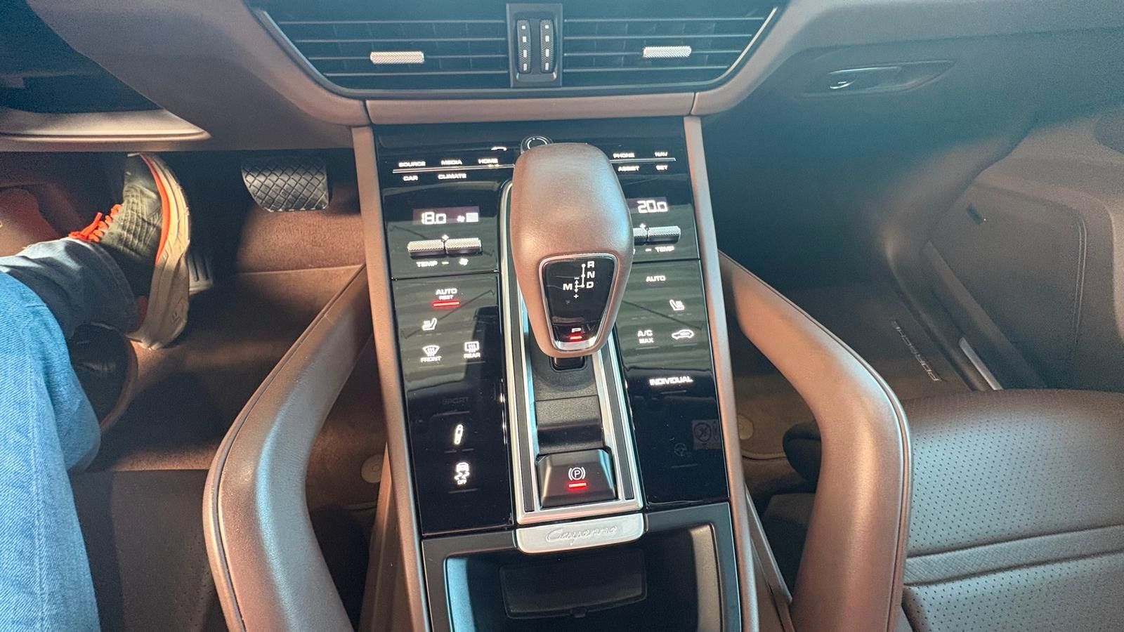 Fahrzeugabbildung Porsche Cayenne Coupe E-Hybrid/erst 38000 km/PCCB/voll..