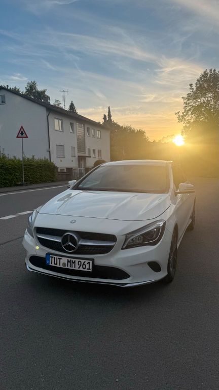 Image of Mercedes-Benz CLA 180
