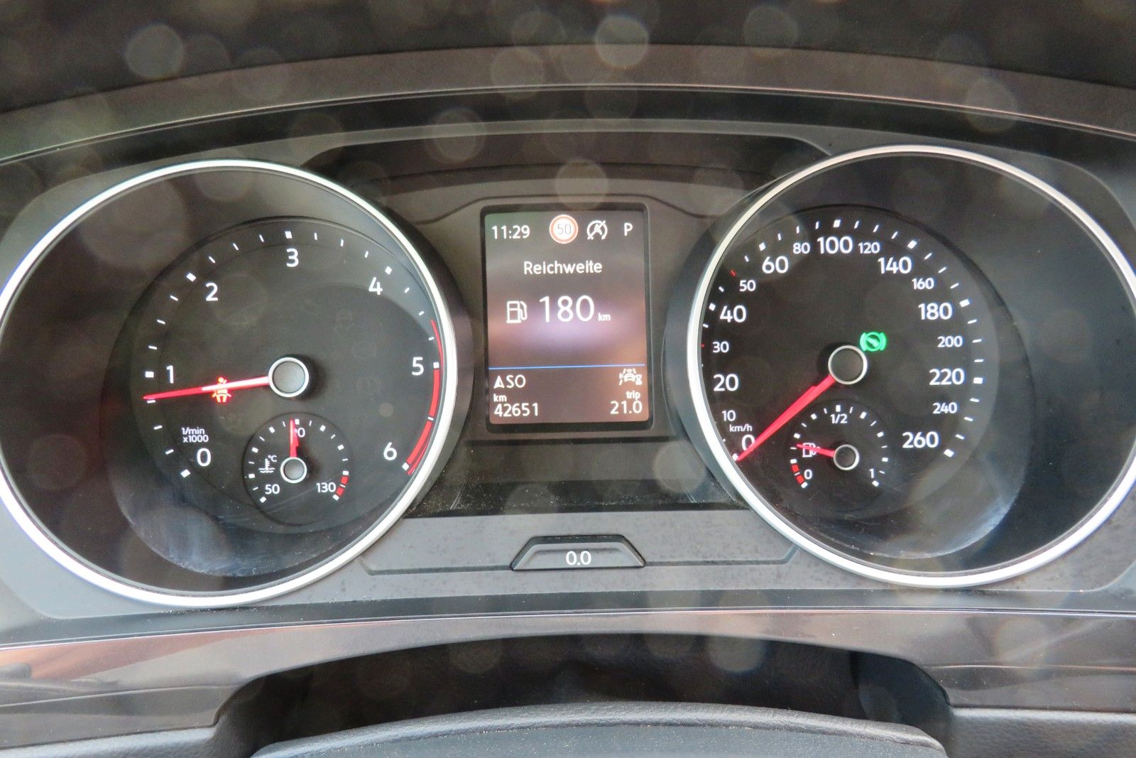 Fahrzeugabbildung Volkswagen Tiguan Life DSG AHK KAMERA ACC PDC SITZH. NAVI 1
