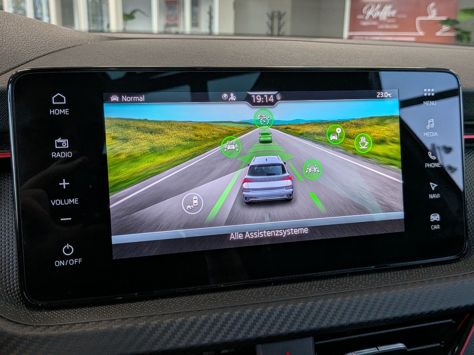 Fahrzeugabbildung SKODA Kamiq 1.5 TSI DSG Monte Carlo Pano Matrix 5J.GAR