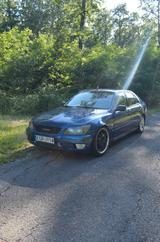 Lexus IS 200 - - - Lexus IS 200 mit Benzin-Antrieb