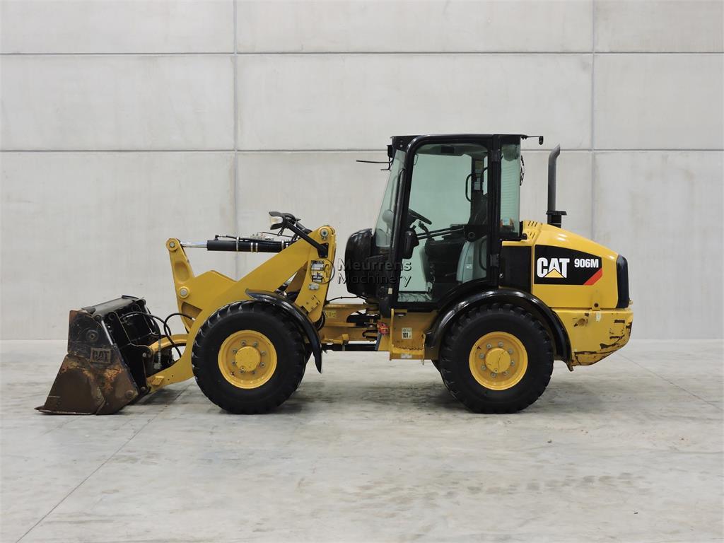 CAT 906M