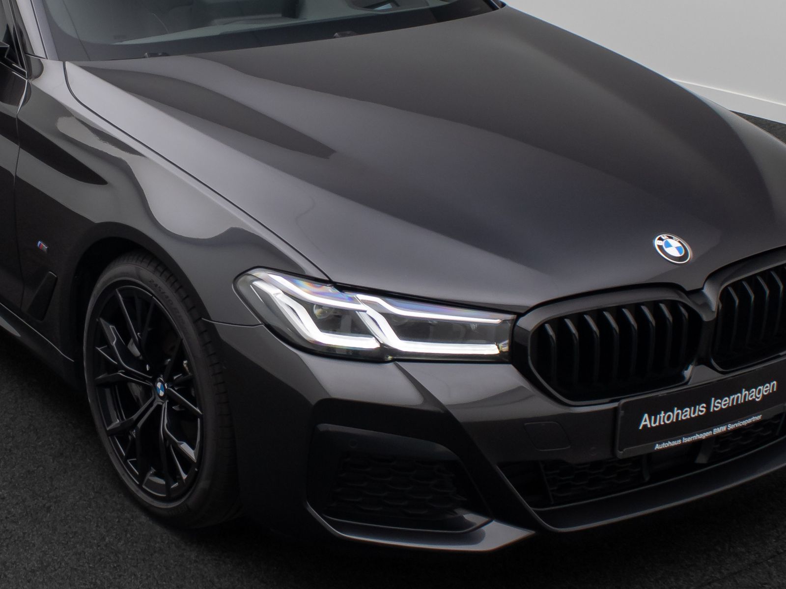 Fahrzeugabbildung BMW 530d MSport HUD DAB Kamera AHK Panorama HiFi 19"