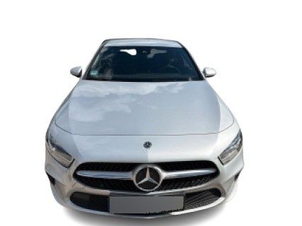 Mercedes-Benz A 180 A Limousine A 180 d imagem 2