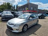 Hyundai i30 CW 1.6 CRDi 66 kW Classic - Hyundai i30 aus 2012 mit Diesel-Antrieb: Kombi