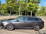 Toyota Avensis 1,6-l-D-4D Edition S Touring Sports...