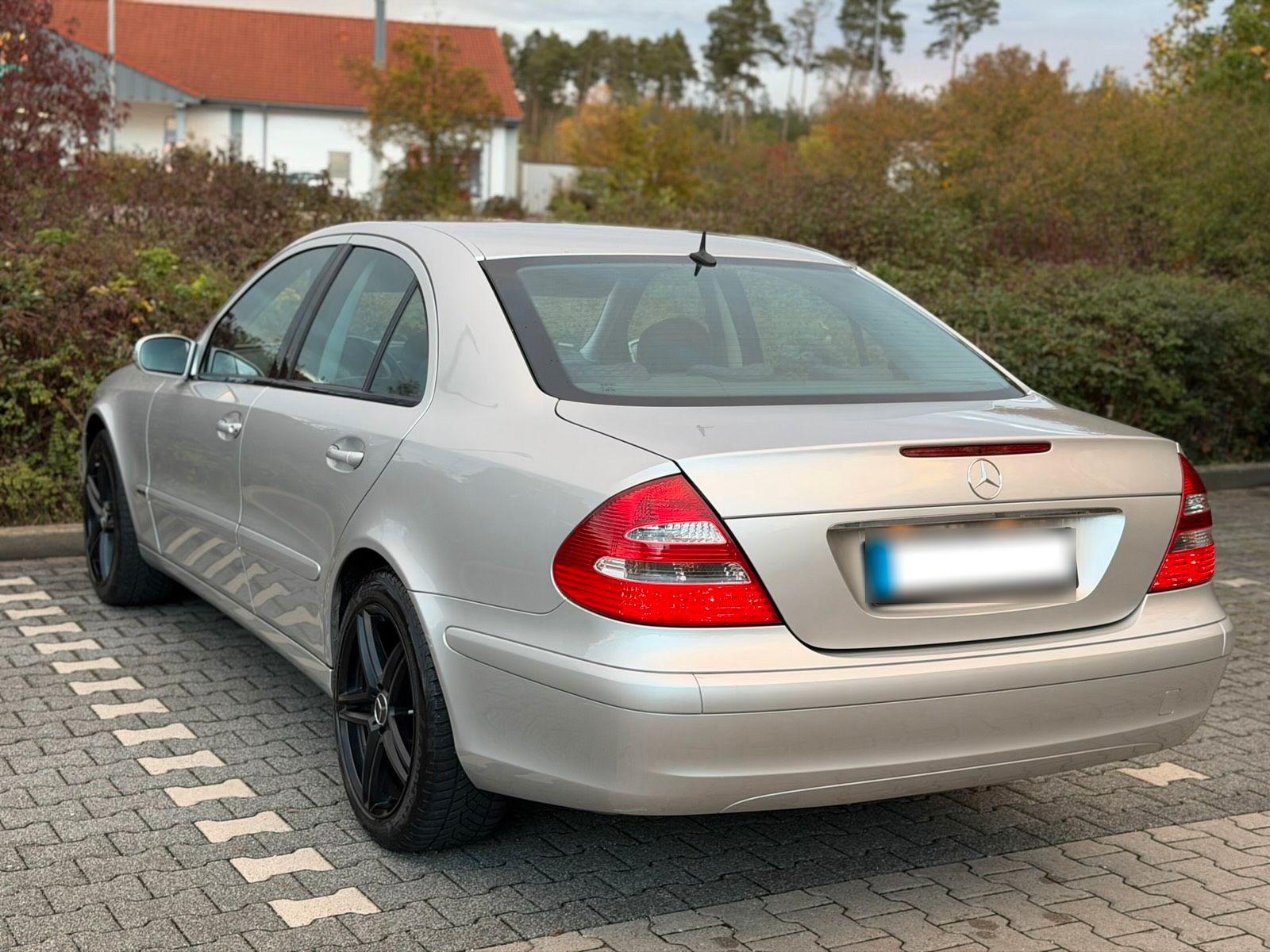 Mercedes-Benz E 320