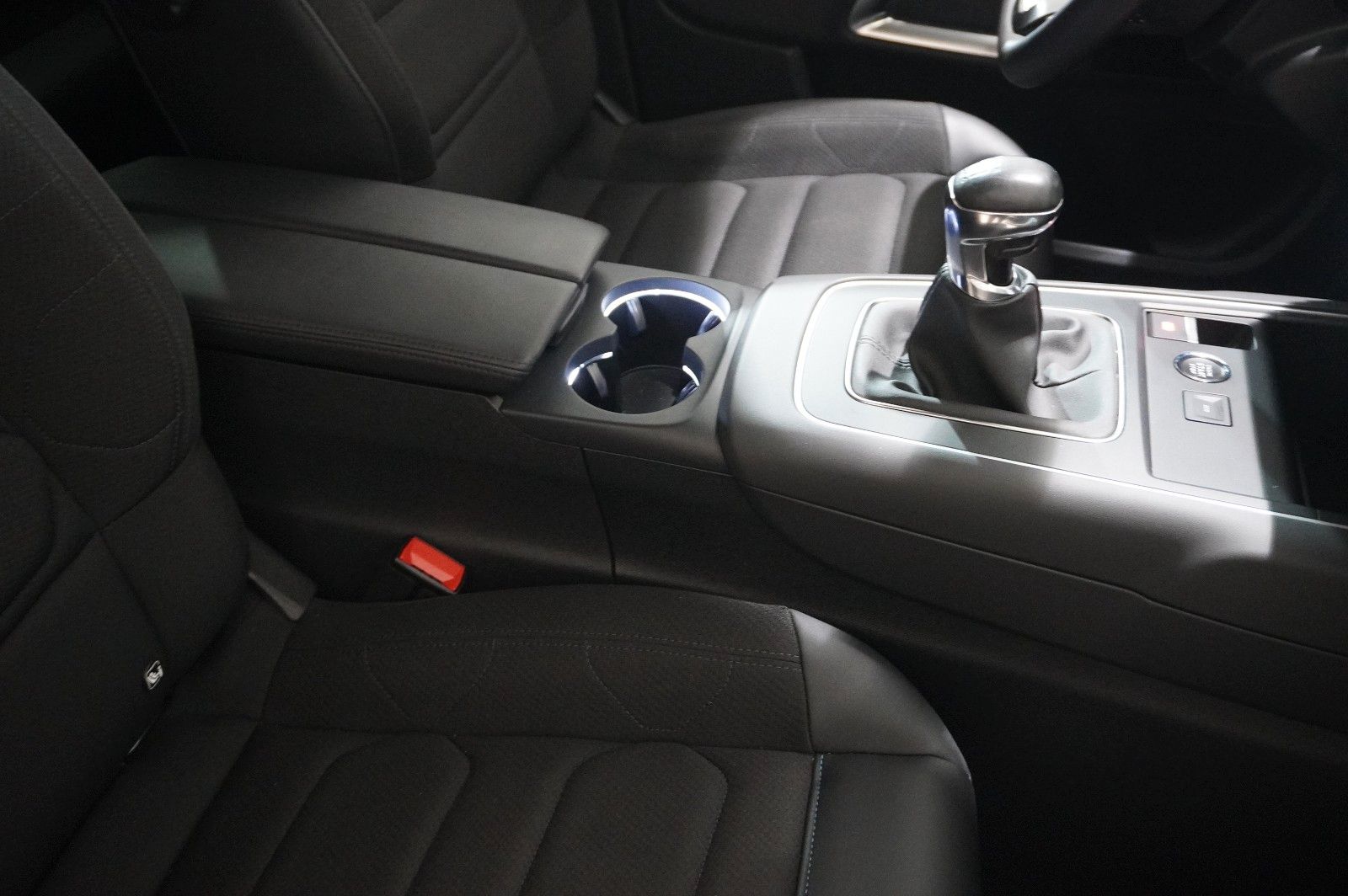 Fahrzeugabbildung Citroën C5 Aircross 1.2T FEEL PACK NAVI/LED/KAMERA/VIRT.
