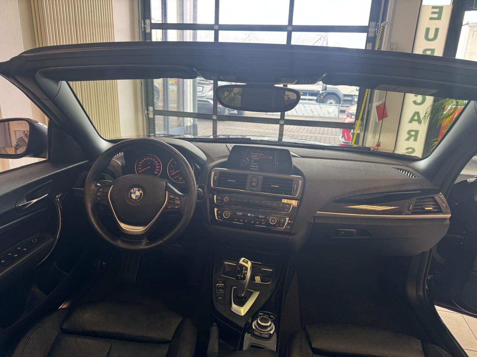 Fahrzeugabbildung BMW 220 i Cabrio Sport Line/ NAVI/KLIMA/AUTOMATIK