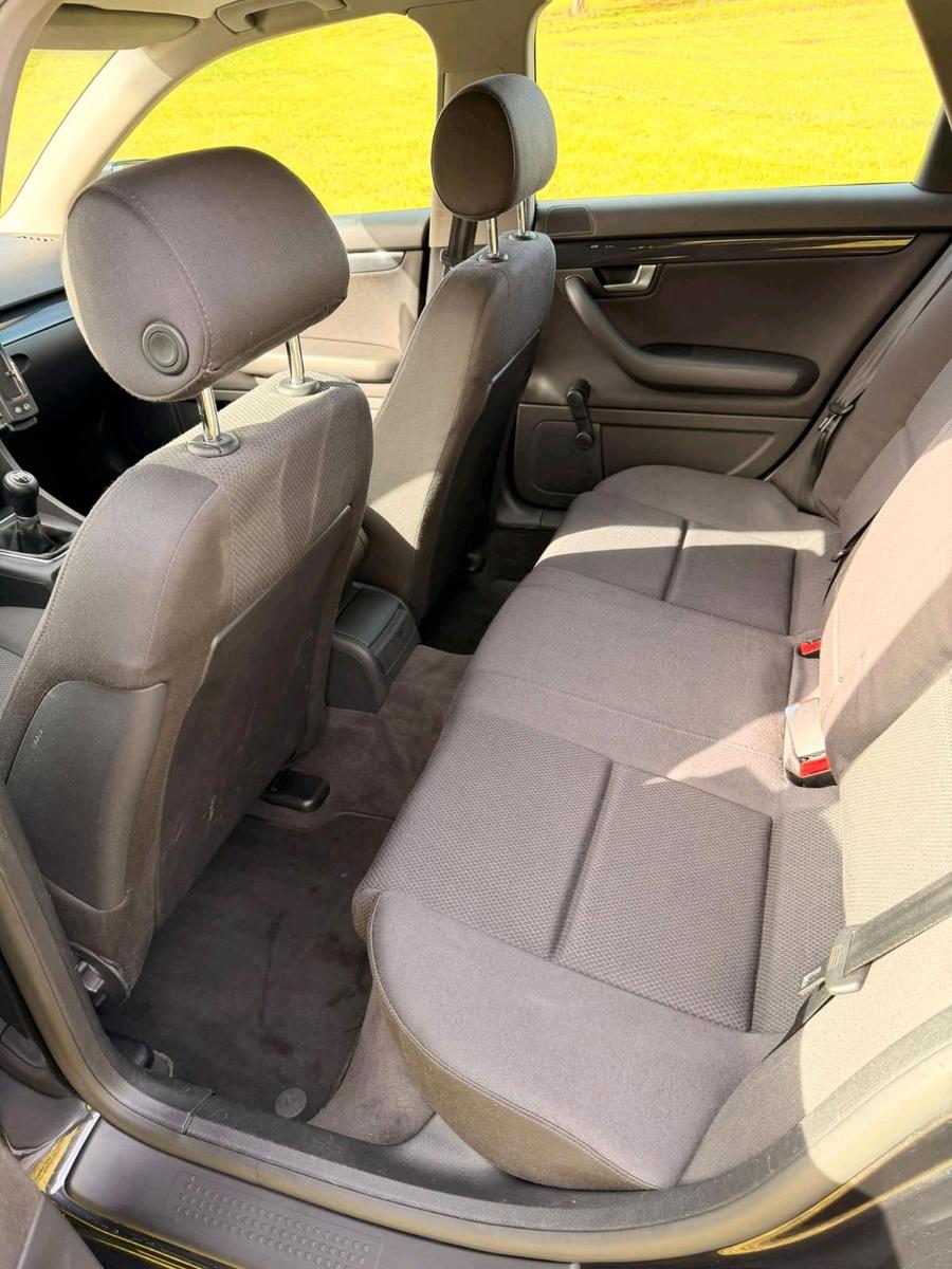 Audi A4 2004 — photo 10