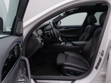 Fahrzeugabbildung BMW 520d xD Tour Sport Line Pano H/K Exklusiv Paket