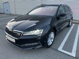 Skoda Superb iV, Crystal-Light, 54tkm, Garantie - mit Hybrid-Antrieb: Kombi, Garantie