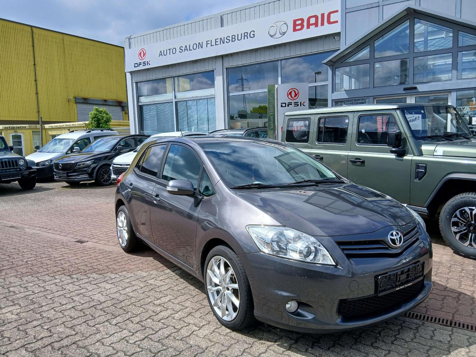 Toyota Auris Edition*8 fach bereift*wenig Kilometer