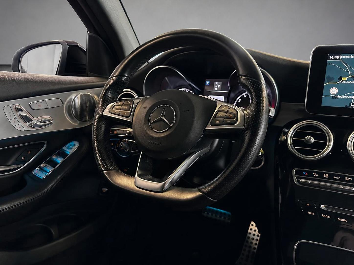 Mercedes-Benz GLC 300 AMG Line 4Matic * Schiebedach-Kamera