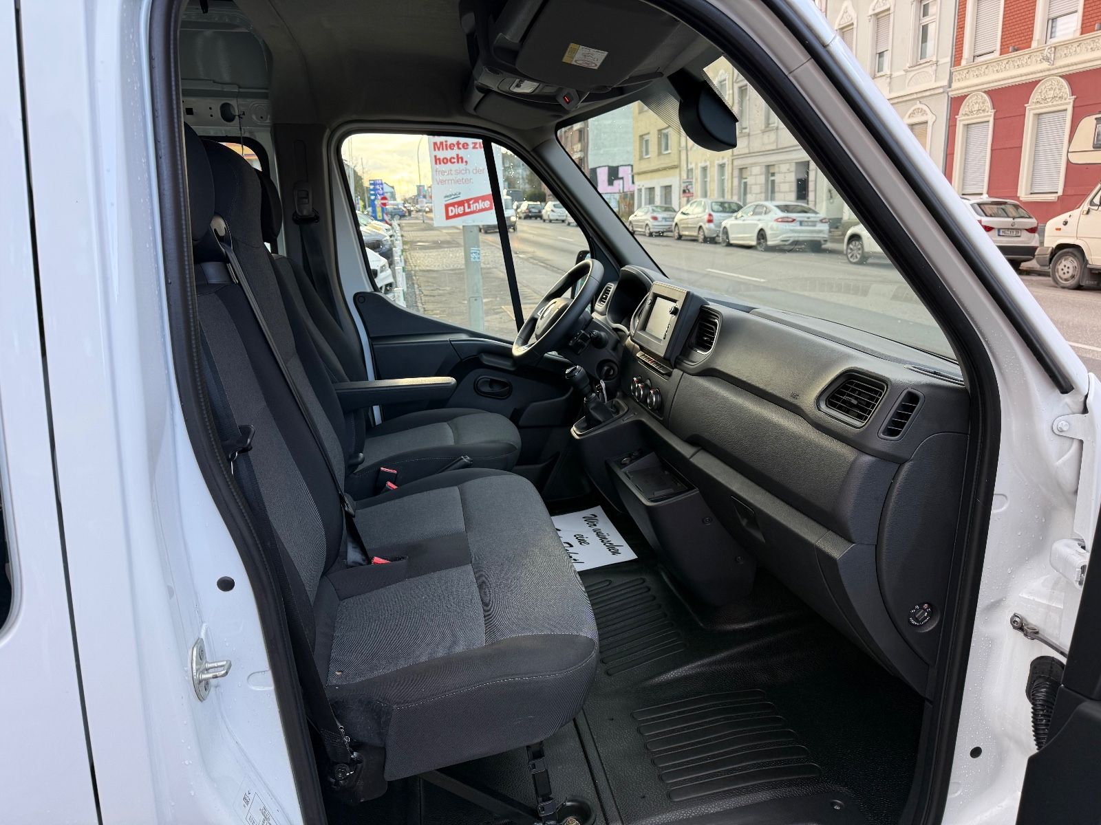 Fahrzeugabbildung Renault Master III Kasten L3H2 NAVI KAMERA 7-SITZER
