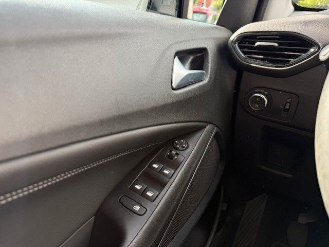 Fahrzeugabbildung Opel Crossland Elegance 110PS Navi/Kamera/Allwetter!