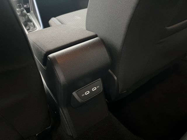 Volkswagen Polo VI United NAVI Active Info-Display