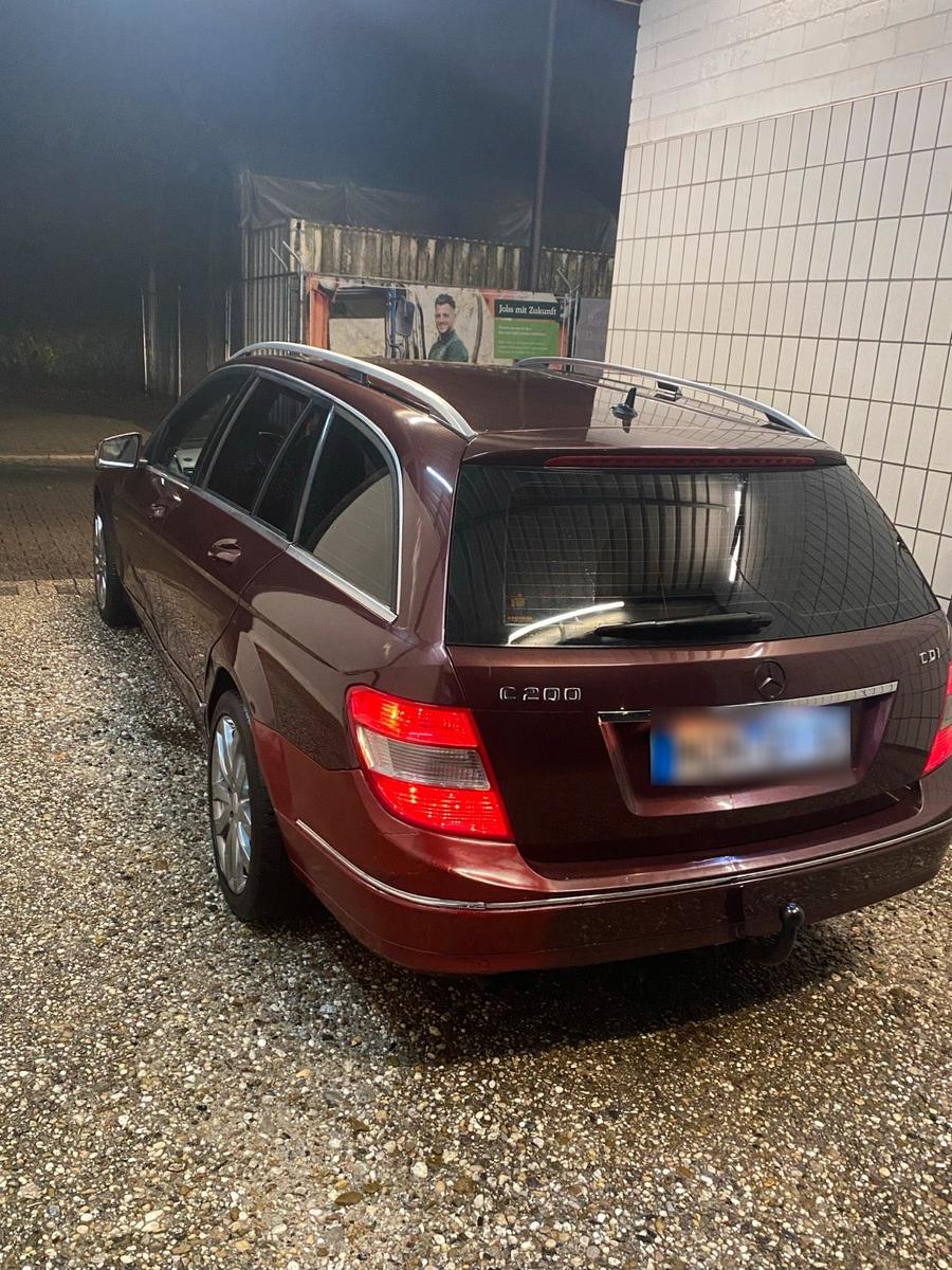 Mercedes-Benz C200 2009 — engine 145 HP (107kW)
