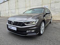 VW Passat Variant R-Line 2.0TDI 150PS DSG Pano DAB VW Passat Variant R-Line 2.0TDI 150PS DSG Pano DAB